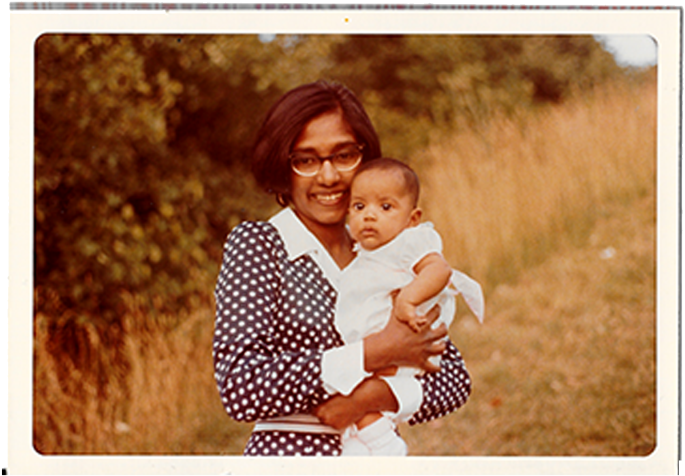Indira Pillay With Her Daughter, Kavita - Picture Frame (854x480), Png Download